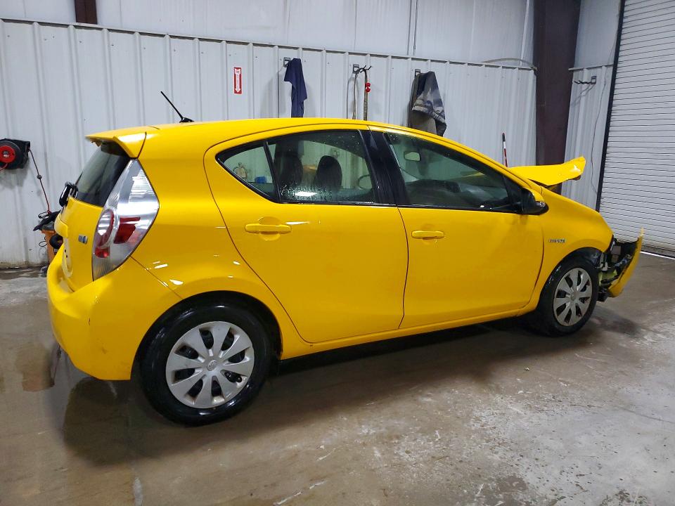 Photo 3 from auction – 2014 TOYOTA PRIUS C with VIN JTDKDTB36E1083201
