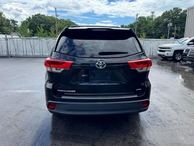 Photo 6 from auction – 2018 TOYOTA HIGHLANDER with VIN 5TDBZRFH5JS850690