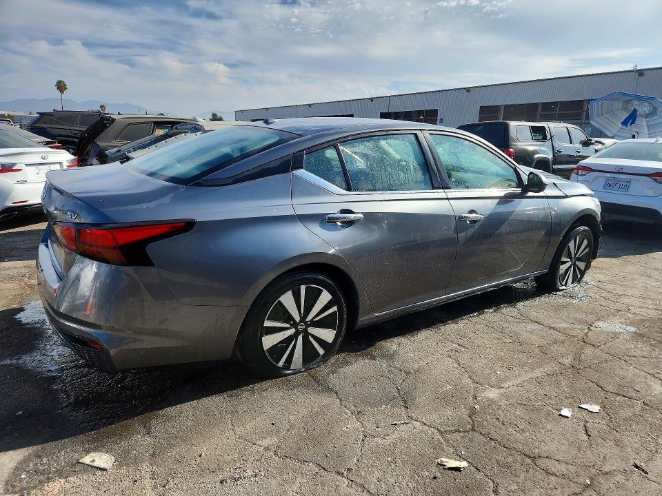 Photo 3 from auction – 2021 NISSAN ALTIMA with VIN 1N4BL4DV9MN415135