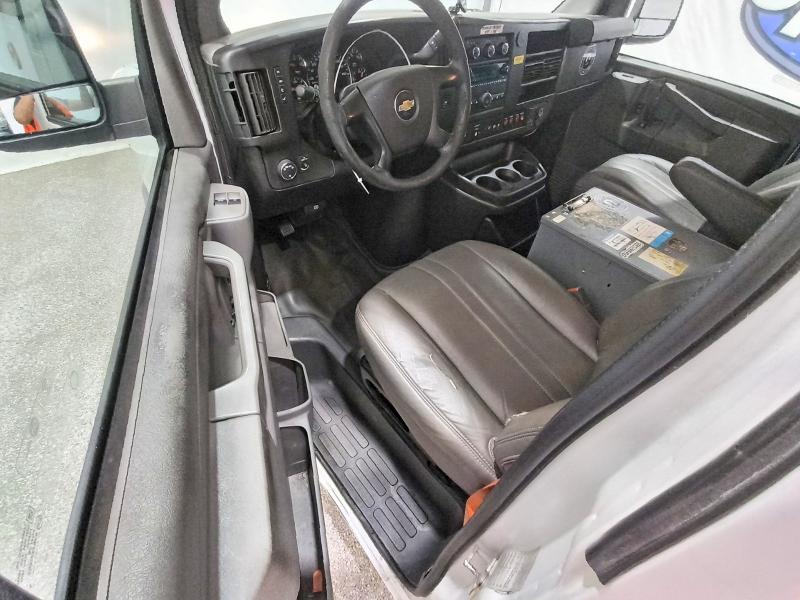 Photo 8 from auction – 2016 CHEVROLET EXPRESS G2500 with VIN 1GCWGAFF0G1226857
