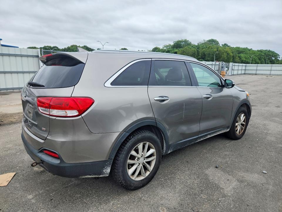 Photo 3 from auction – 2016 KIA SORENTO with VIN 5XYPGDA37GG046004