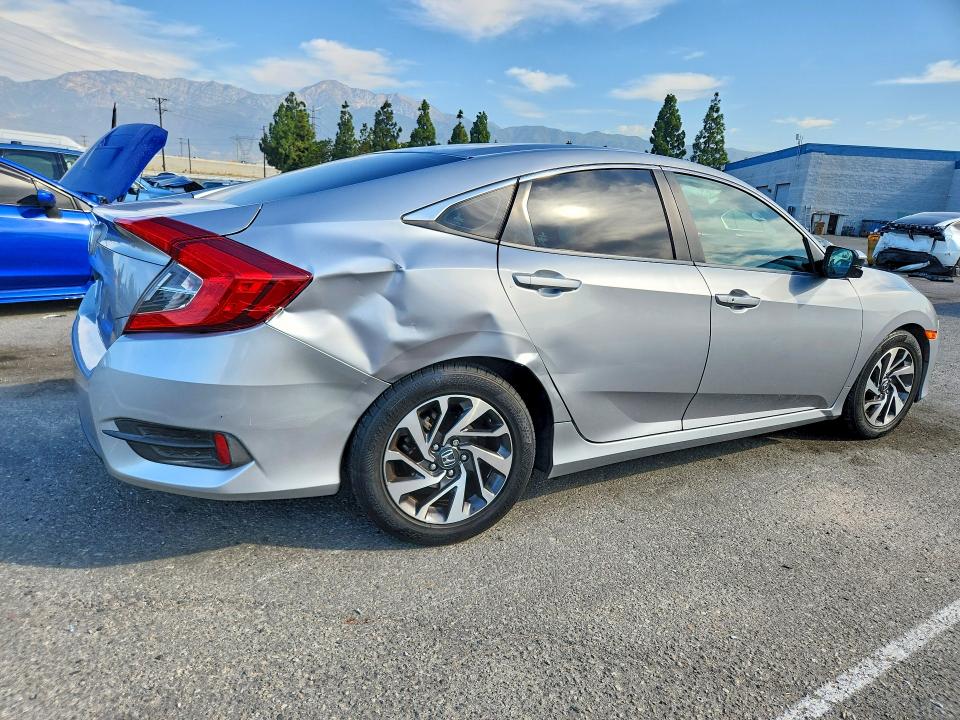 Photo 3 from auction – 2016 HONDA CIVIC with VIN 19XFC2F77GE240083