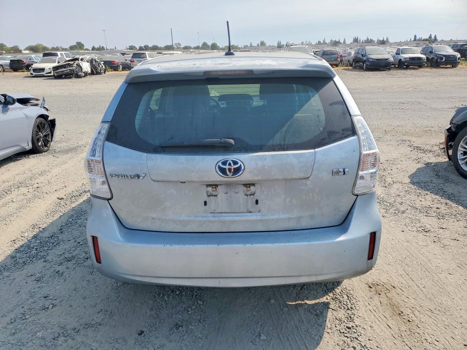 Photo 6 from auction – 2012 TOYT PRIUS V with VIN JTDZN3EUXC3133292