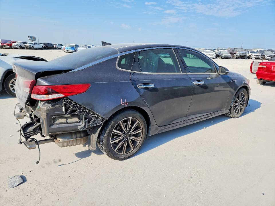 Photo 3 from auction – 2019 KIA OPTIMA with VIN 5XXGU4L16KG313098