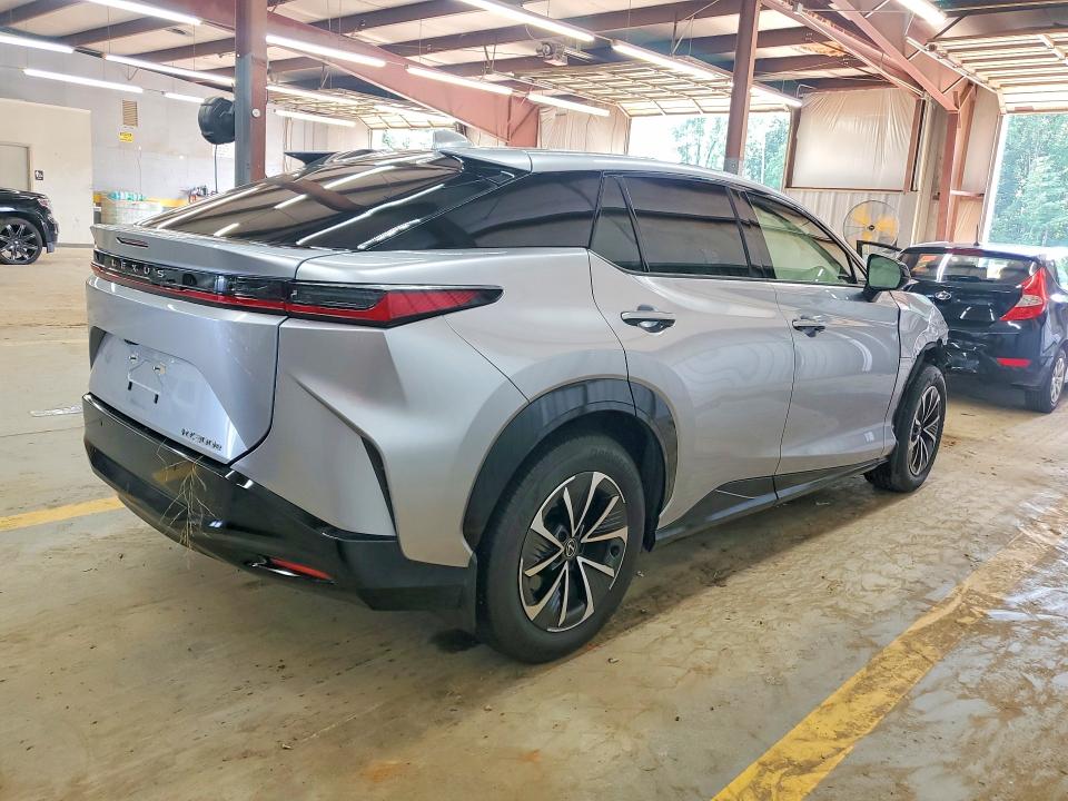 Photo 3 from auction – 2024 LEXUS RZ with VIN JTJABABB2RA006180