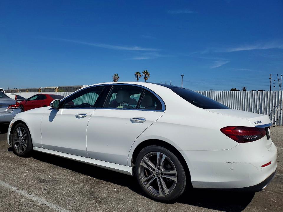 Photo 2 from auction – 2022 MERCEDES-BENZ E with VIN W1KZF8DB4NB012587