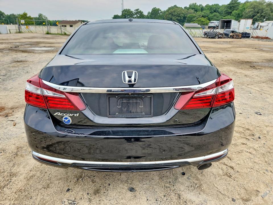 Photo 6 from auction – 2016 HONDA ACCORD with VIN 1HGCR2F80GA012473