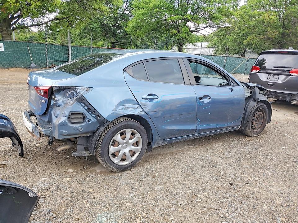 Photo 3 from auction – 2015 MAZDA 3 with VIN JM1BM1U74F1223719
