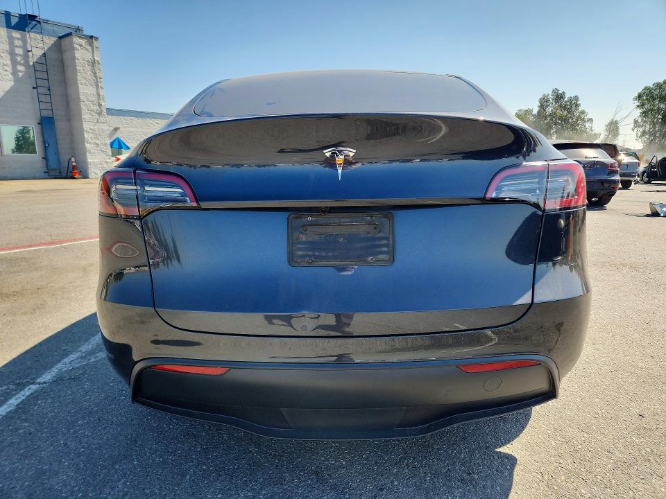 Photo 6 from auction – 2025 TESLA MODEL Y with VIN 7SAYGDED3SF276598