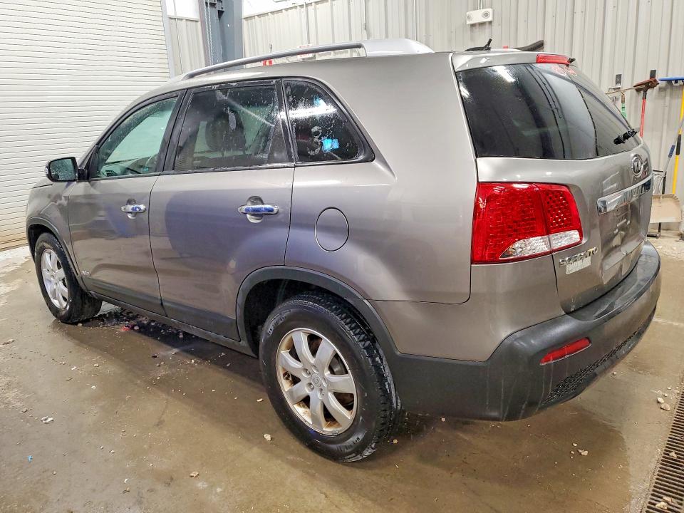 Photo 2 from auction – 2011 KIA SORENTO with VIN 5XYKTDA21BG116988