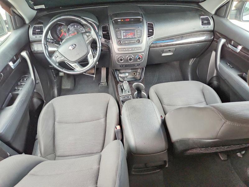 Photo 8 from auction – 2014 KIA SORENTO with VIN 5XYKT3A64EG432371