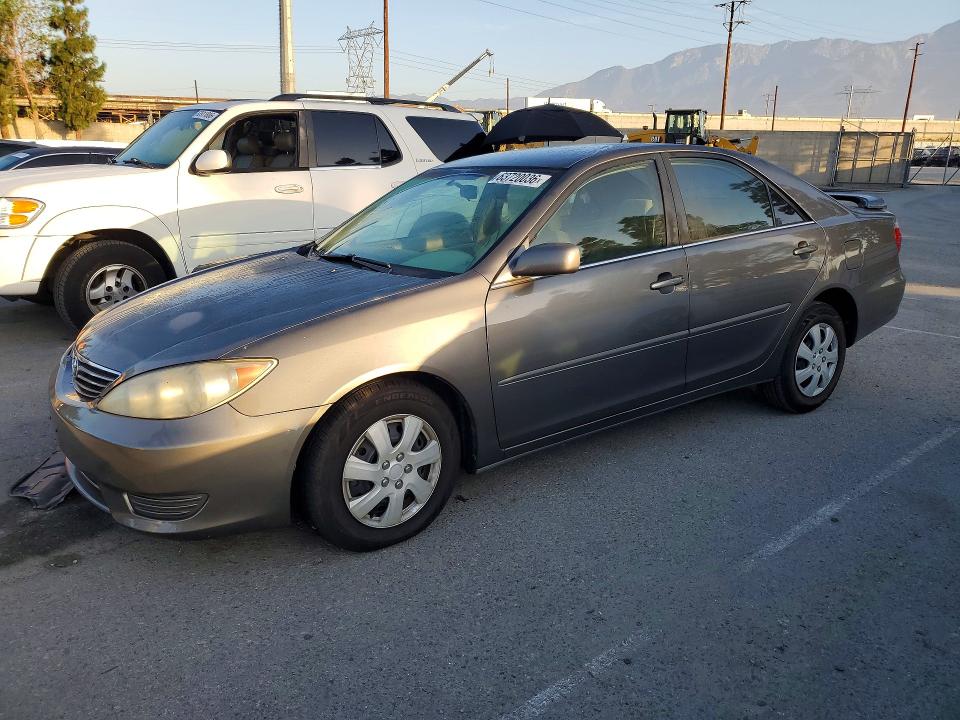 TOYOTA CAMRY 2005 with VIN 4T1BE32K05U511794 - Photo from auction