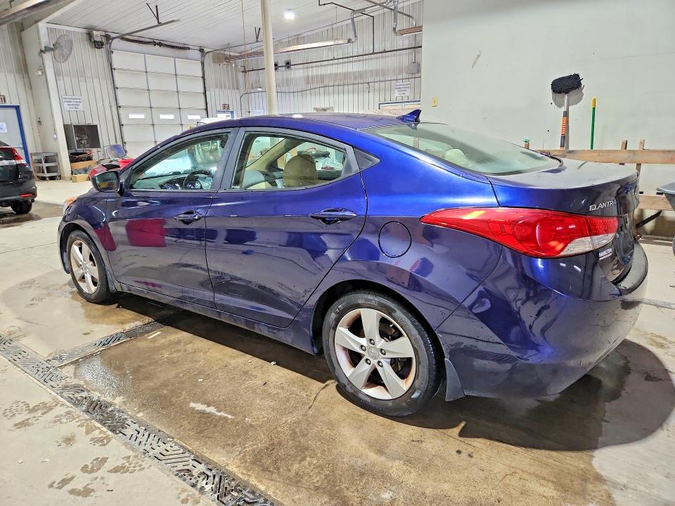 Photo 2 from auction – 2013 HYUNDAI ELANTRA with VIN 5NPDH4AE4DH194875