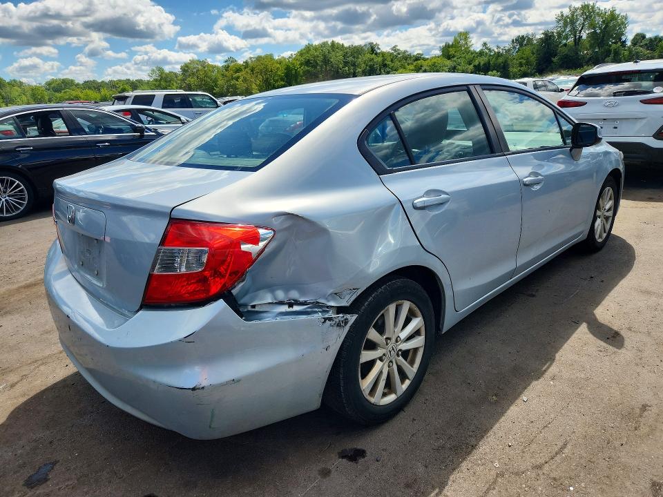 Photo 3 from auction – 2012 HONDA CIVIC with VIN 19XFB2F83CE301600
