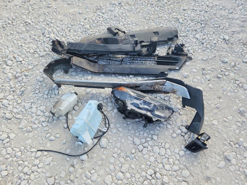 Photo 13 from auction – 2018 TOYOTA RAV4 HV with VIN JTMDJREV0JD229148