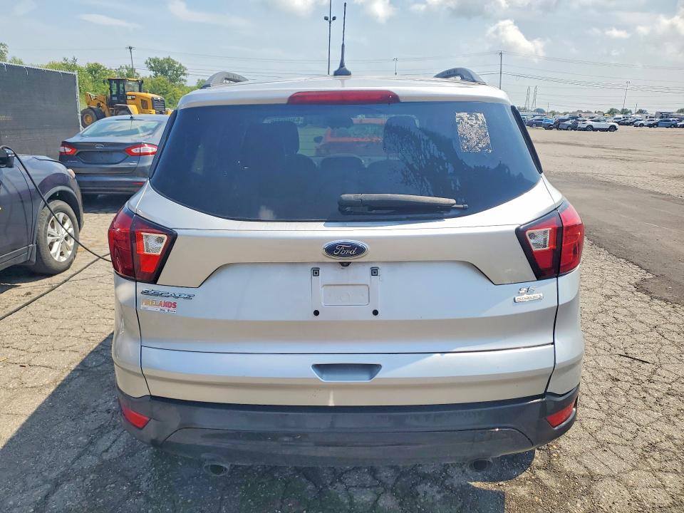 Photo 6 from auction – 2019 FORD ESCAPE with VIN 1FMCU0GD2KUA80788