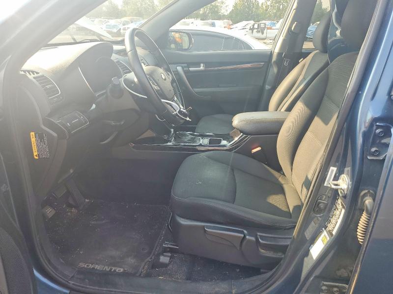 Photo 7 from auction – 2015 KIA SORENTO with VIN 5XYKT3A65FG605798
