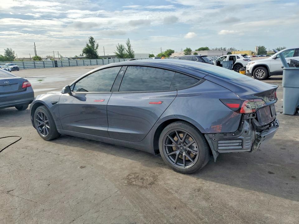 Снимка 2 от търг – 2023 TESLA MODEL 3 с VIN 5YJ3E1EA5PF678003