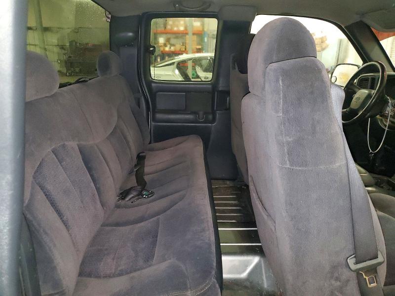 Photo 10 from auction – 2001 CHEVROLET SILVERADO with VIN 2GCEC19V311379728
