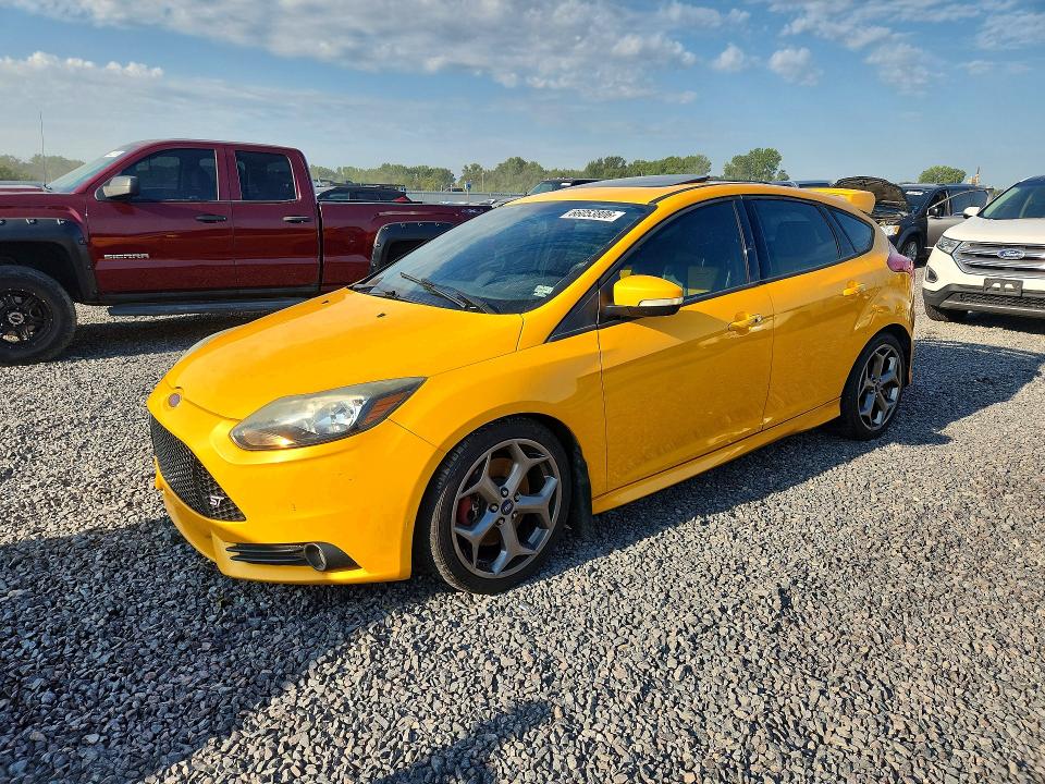 FORD FOCUS 2013 with VIN 1FADP3L98DL126352 - Photo from auction