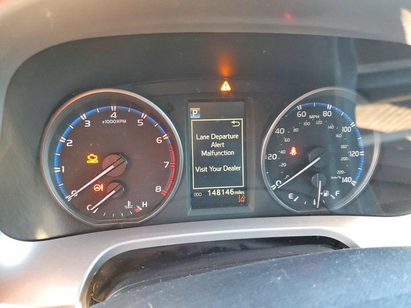 Photo 9 from auction – 2017 TOYOTA RAV4 with VIN JTMZFREV6HD100218