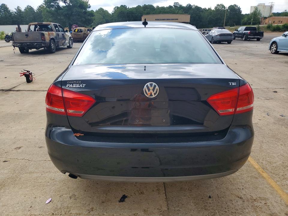 Photo 6 from auction – 2014 VOLKSWAGEN PASSAT with VIN 1VWAT7A34EC031302