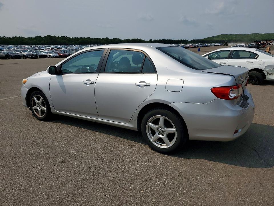 Снимка 2 от търг – 2012 TOYOTA COROLLA с VIN 2T1BU4EE5CC817029