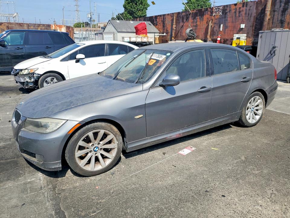 BMW 328 2011 with VIN WBAPH7C52BE679862 - Photo from auction