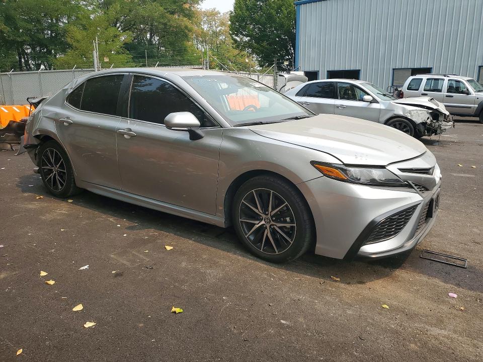 Photo 4 from auction – 2023 TOYOTA CAMRY with VIN 4T1G11BK6PU084341