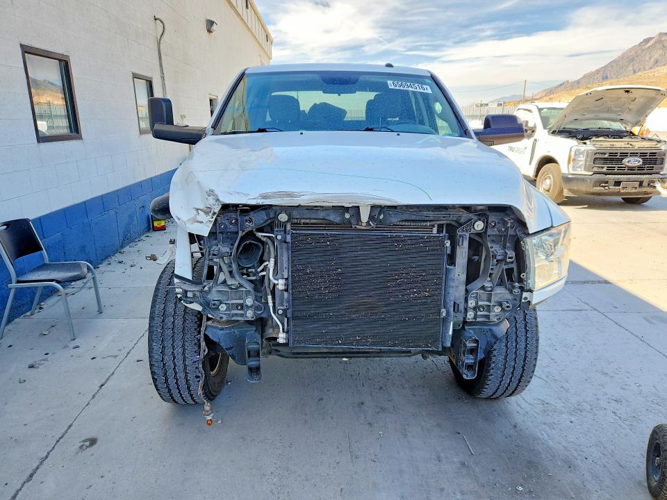 Снимка 5 от търг – 2018 RAM 2500 с VIN 3C6UR5CL7JG257445