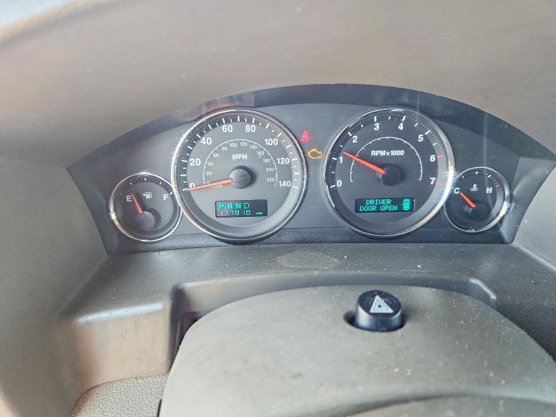 Photo 9 from auction – 2007 JEEP COMMANDER with VIN 1J8HH48K77C587372