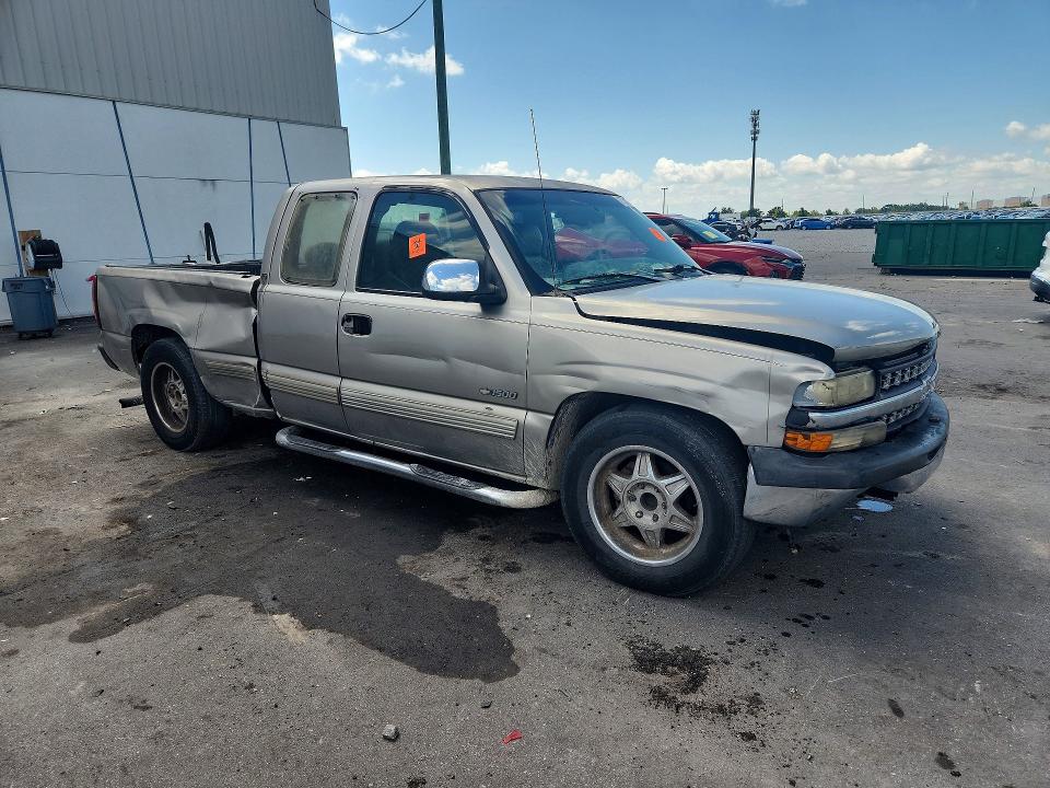 Photo 4 from auction – 2000 CHEVROLET SILVERADO with VIN 2GCEC19T3Y1138227