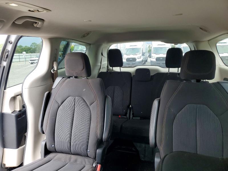 Photo 10 from auction – 2017 CHRYSLER PACIFICA with VIN 2C4RC1CG1HR608754