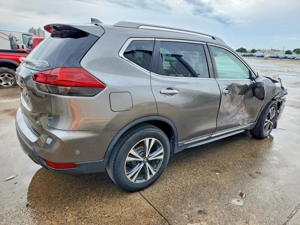 Photo 3 from auction – 2018 NISSAN ROGUE with VIN 5N1AT2MT6JC747688