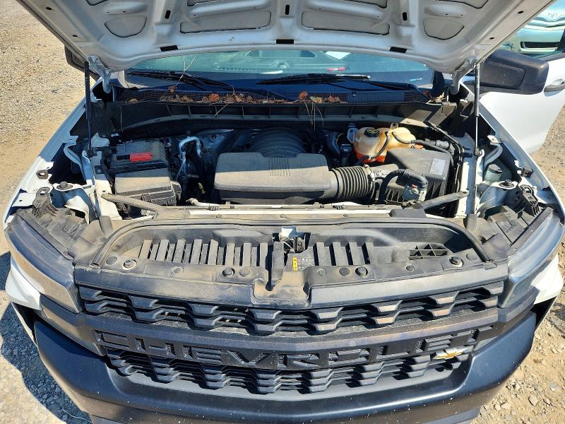 Снимка 11 от търг – 2021 CHEVROLET SILVERADO с VIN 1GCUYAEF4MZ371659