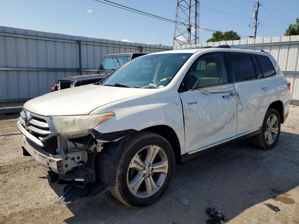TOYOTA HIGHLANDER 2013 with VIN 5TDDK3EH9DS210949 - Photo from auction