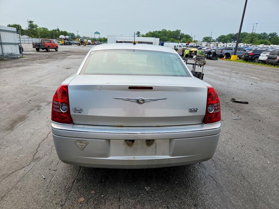 Photo 6 from auction – 2008 CHRYSLER 300 with VIN 2C3KA33G08H152470