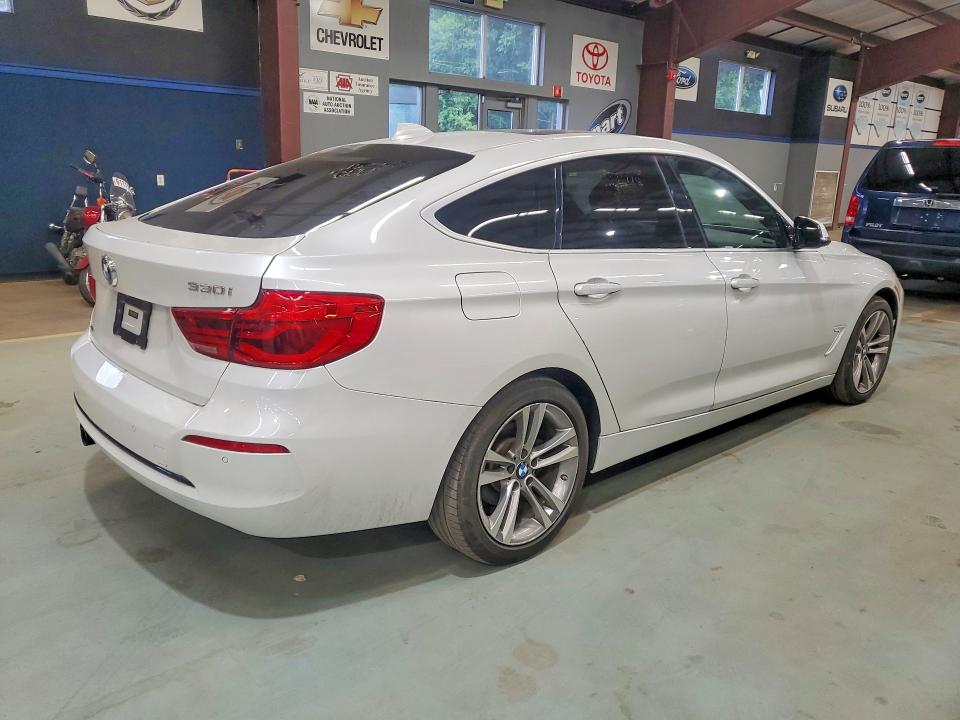 Photo 3 from auction – 2018 BMW 330 with VIN WBA8Z9C51JB219847