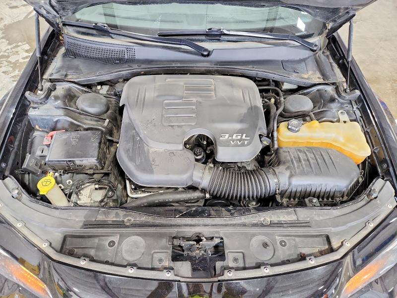 Photo 11 from auction – 2018 CHRYSLER 300 with VIN 2C3CCAGG2JH321195