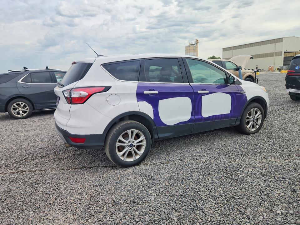 Photo 3 from auction – 2017 FORD ESCAPE with VIN 1FMCU9GD6HUD33477