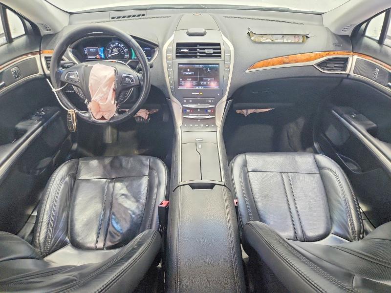 Photo 8 from auction – 2016 LINCOLN MKZ with VIN 3LN6L2LU0GR624852