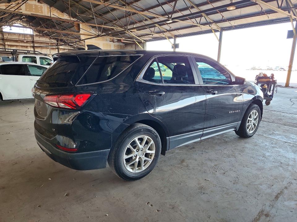 Photo 3 from auction – 2022 CHEVROLET EQUINOX with VIN 3GNAXKEV0NL257970