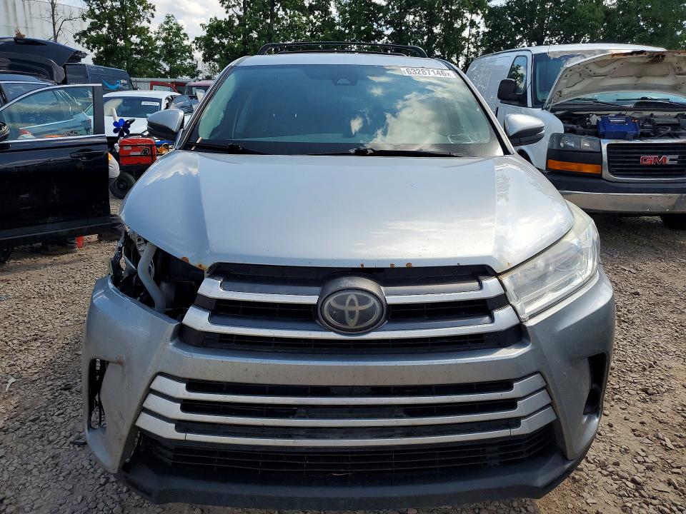 Photo 5 from auction – 2017 TOYOTA HIGHLANDER with VIN 5TDBZRFH7HS442802