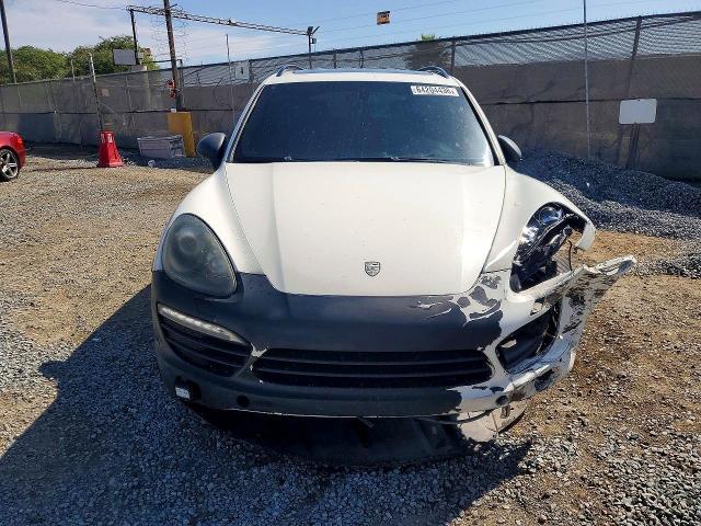 Photo 5 from auction – 2011 PORSCHE CAYENNE with VIN WP1AB2A22BLA52708