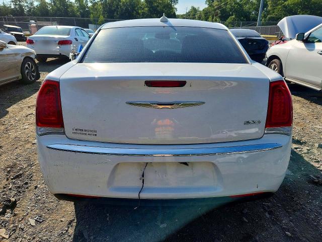 Photo 6 from auction – 2016 CHRYSLER 300 with VIN 2C3CCAAG8GH229655