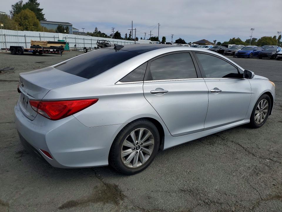 Photo 3 from auction – 2014 HYUNDAI SONATA with VIN 5NPEC4AC1EH832115