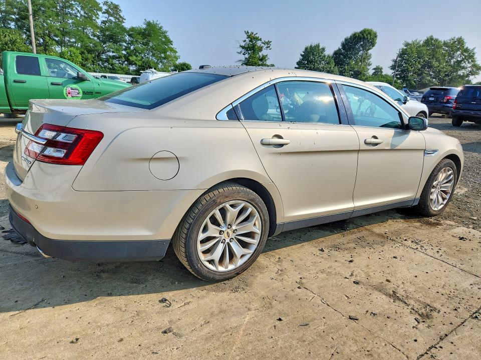 Photo 3 from auction – 2017 FORD TAURUS with VIN 1FAHP2F83HG138776