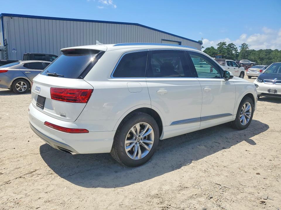 Photo 3 from auction – 2017 AUDI Q7 with VIN WA1LAAF78HD010813