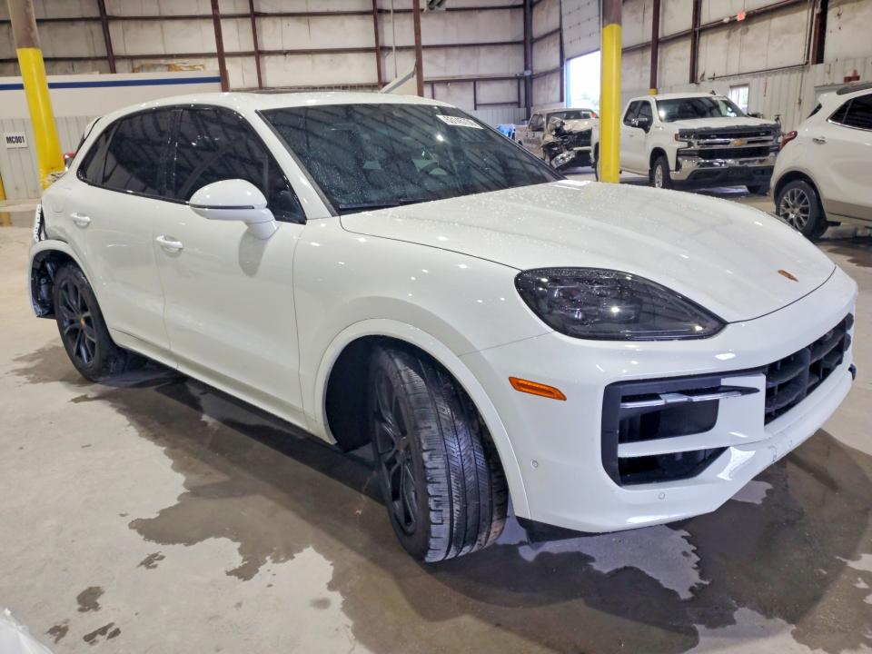 Photo 4 from auction – 2024 PORSCHE CAYENNE with VIN WP1AN2AY0RDA40105