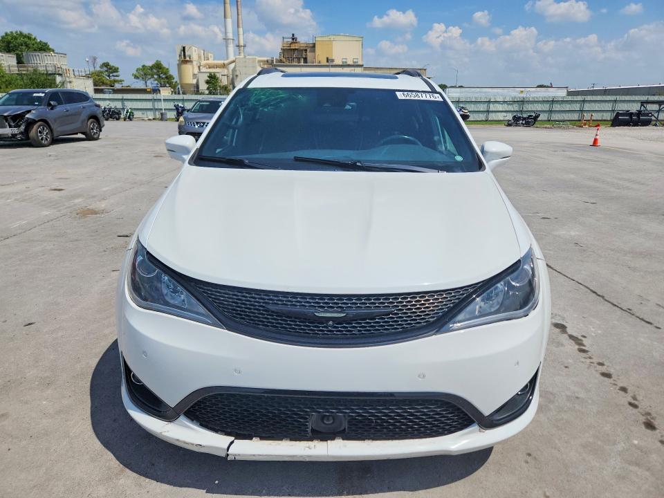 Photo 5 from auction – 2018 CHRYSLER PACIFICA with VIN 2C4RC1GG9JR339645